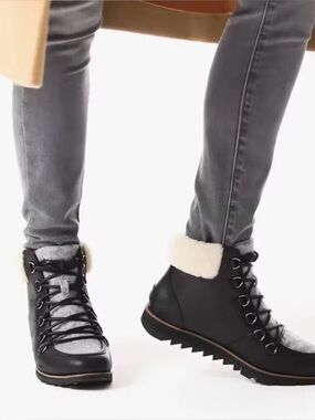 SOREL Womens Harlow Black Snow Boots Size 8.5